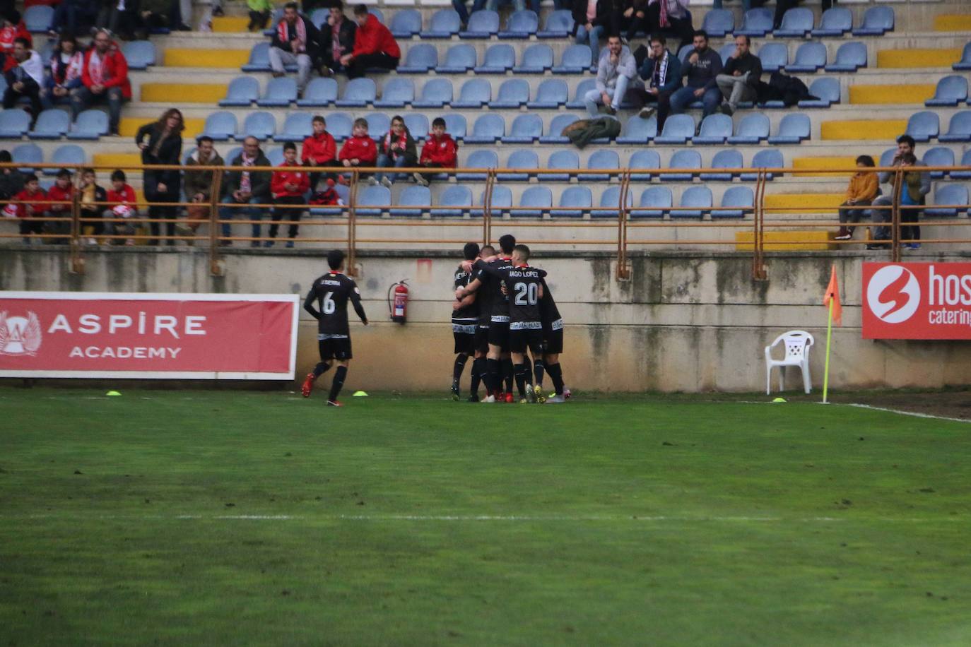 Partido en el Reino de León entre la Cultural y Deportiva Leonesa y la Unión Deportiva Logroñés.
