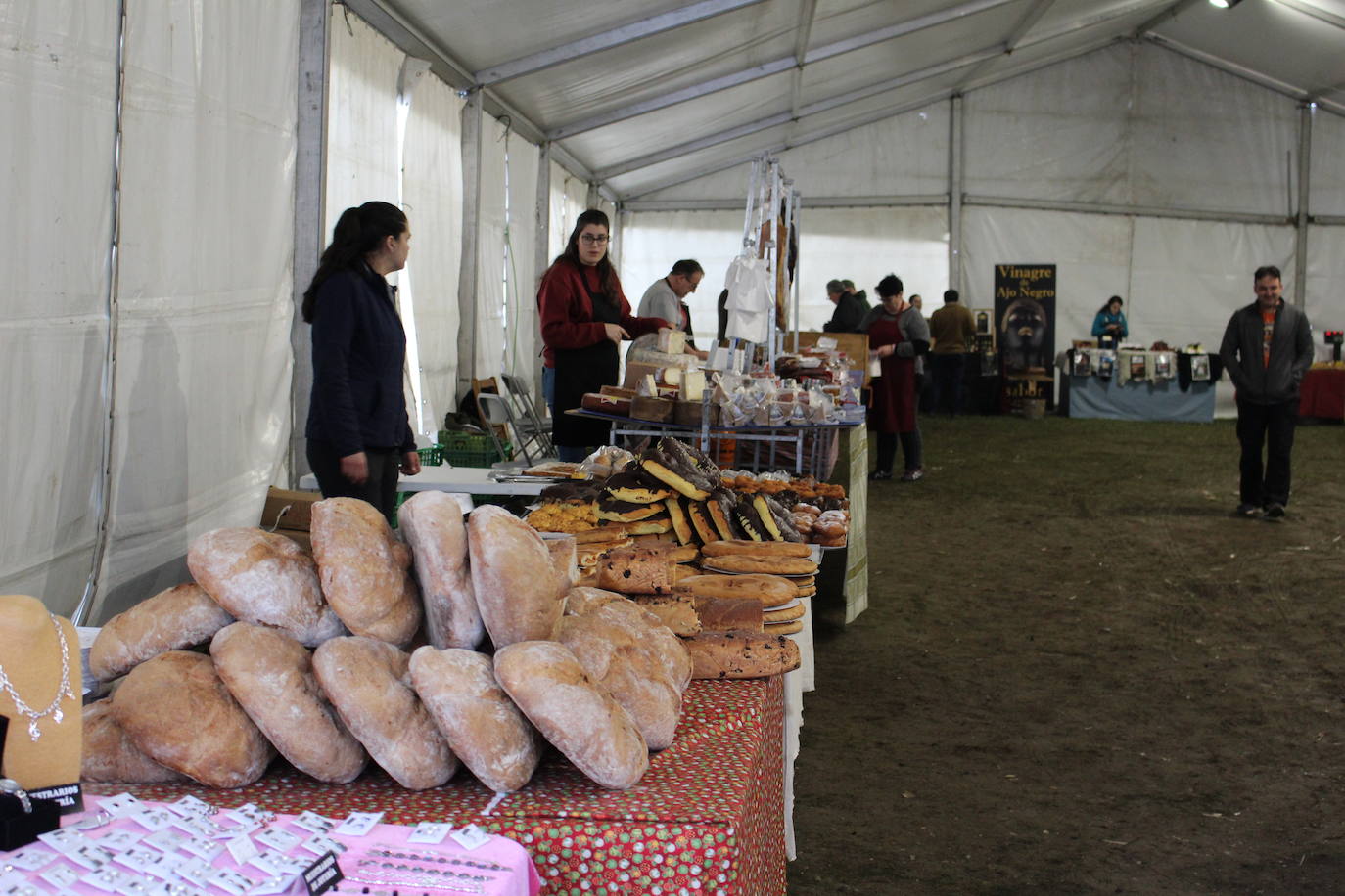 La comarca de Rueda no ha faltado a su cita con la tradición y ha vuelto a honrar a San Blás en una jornada festiva y de exaltación de la tierra.