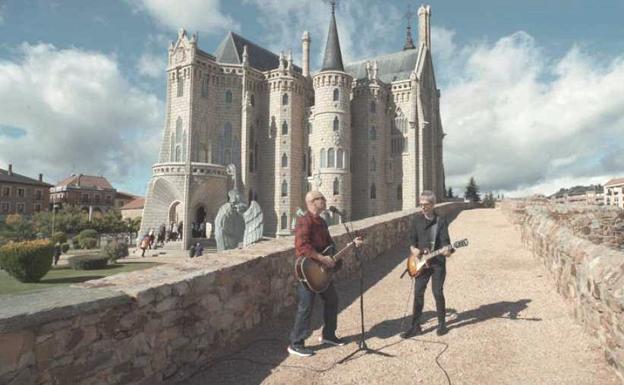 Jesús Cifuentes y Ariel Rot en Astorga. 