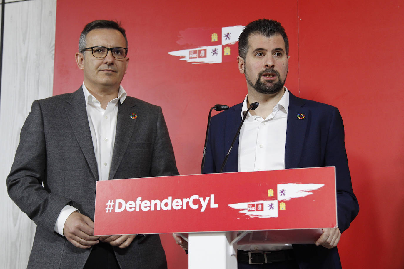 os secretarios autonómicos del PSOE en Castilla y León, Luis Tudanca; y Murcia, Diego Conesa; se reúnen en Benavente (Zamora).