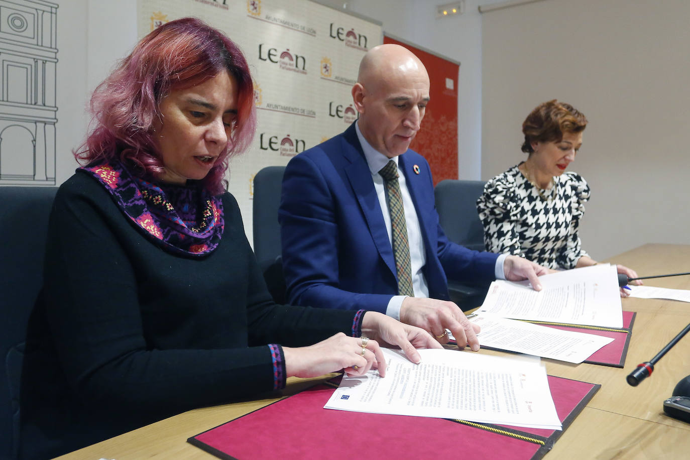 Fotos: El alcalde León firma un convenio con la Asociación Inserta Empleo de la Fundación ONCE