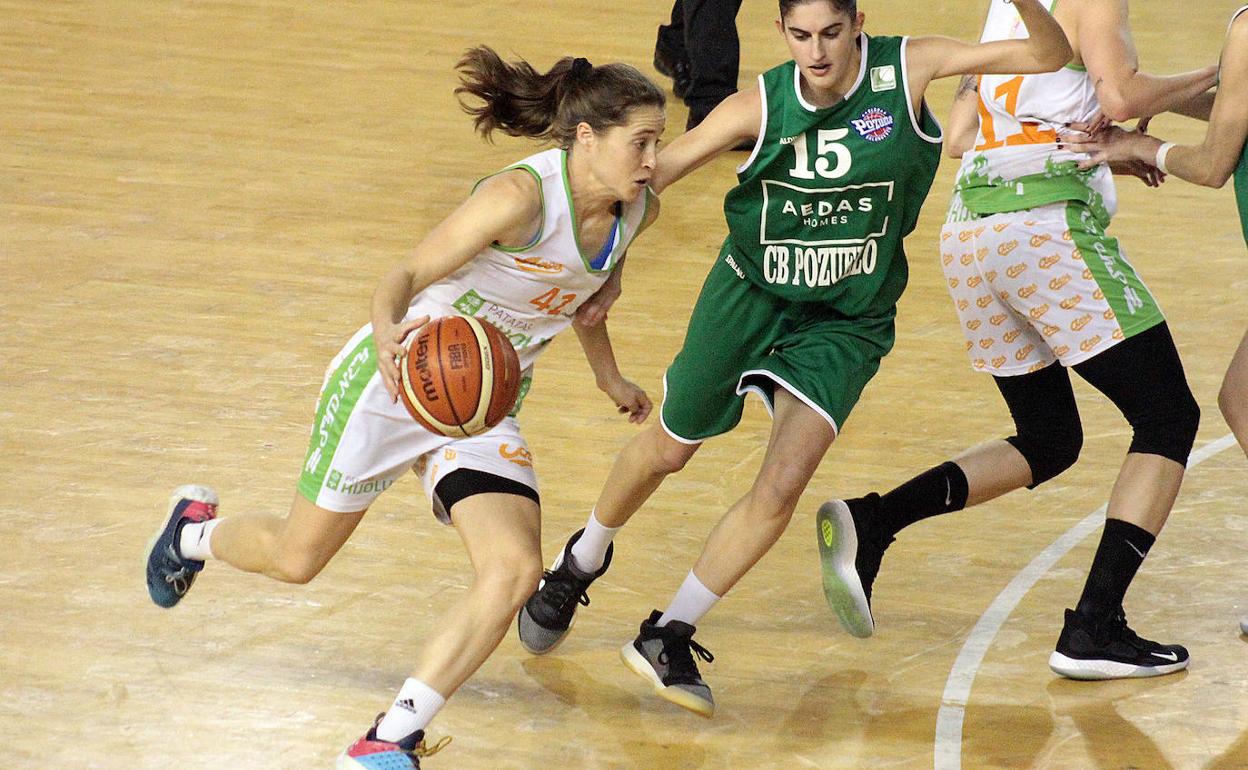 Patri Benet, en una acción del partido.