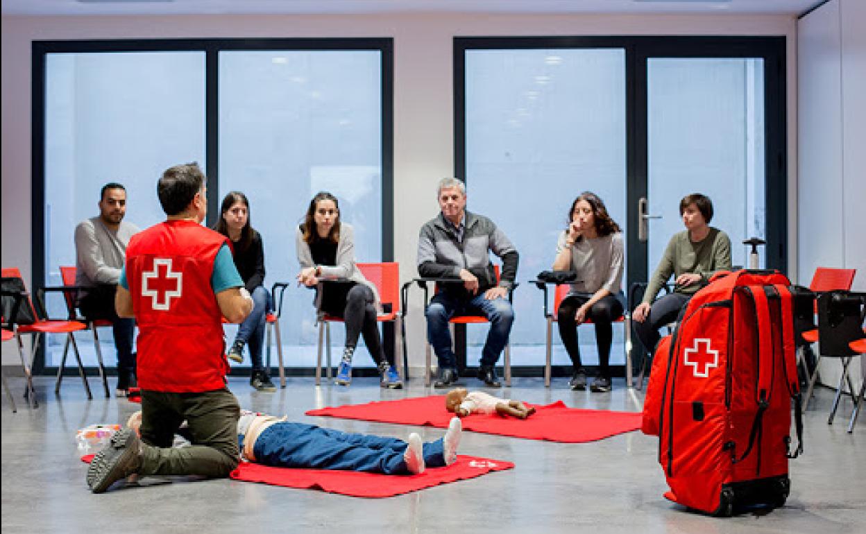 Cruz Roja León inicia nuevos cursos de primeros auxilios y socorrismo