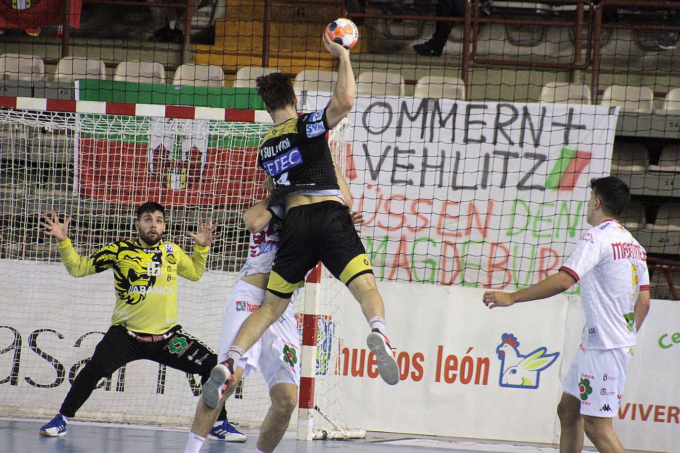 El conjunto leonés regresaba al Palacio de los Deportes para disputar la Copa EHF