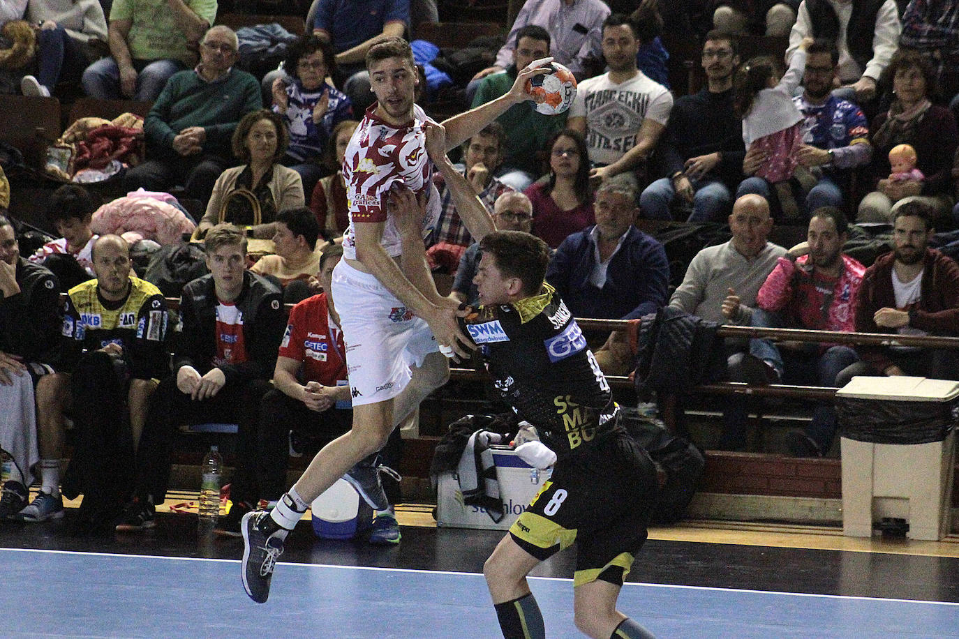 El conjunto leonés regresaba al Palacio de los Deportes para disputar la Copa EHF