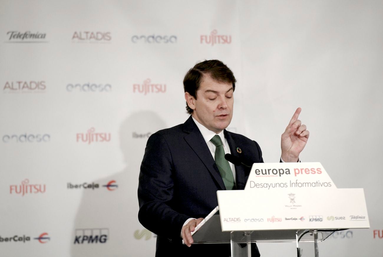 El presidente de Castilla y León, Alfonso Fernández Mañueco, interviene en un Desayuno Informativo de Europa Press, en Madrid.