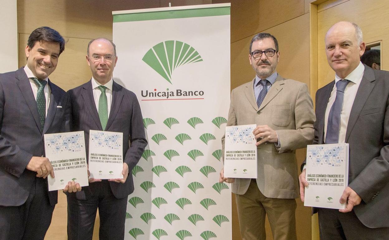 Un instante de la presentación del informe elaborado por Unicaja Banco.