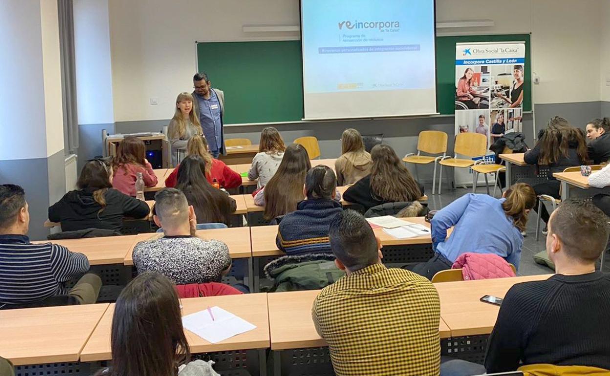 Los internos han participado en un servicio comunitario de la Facultad de Educación Social.