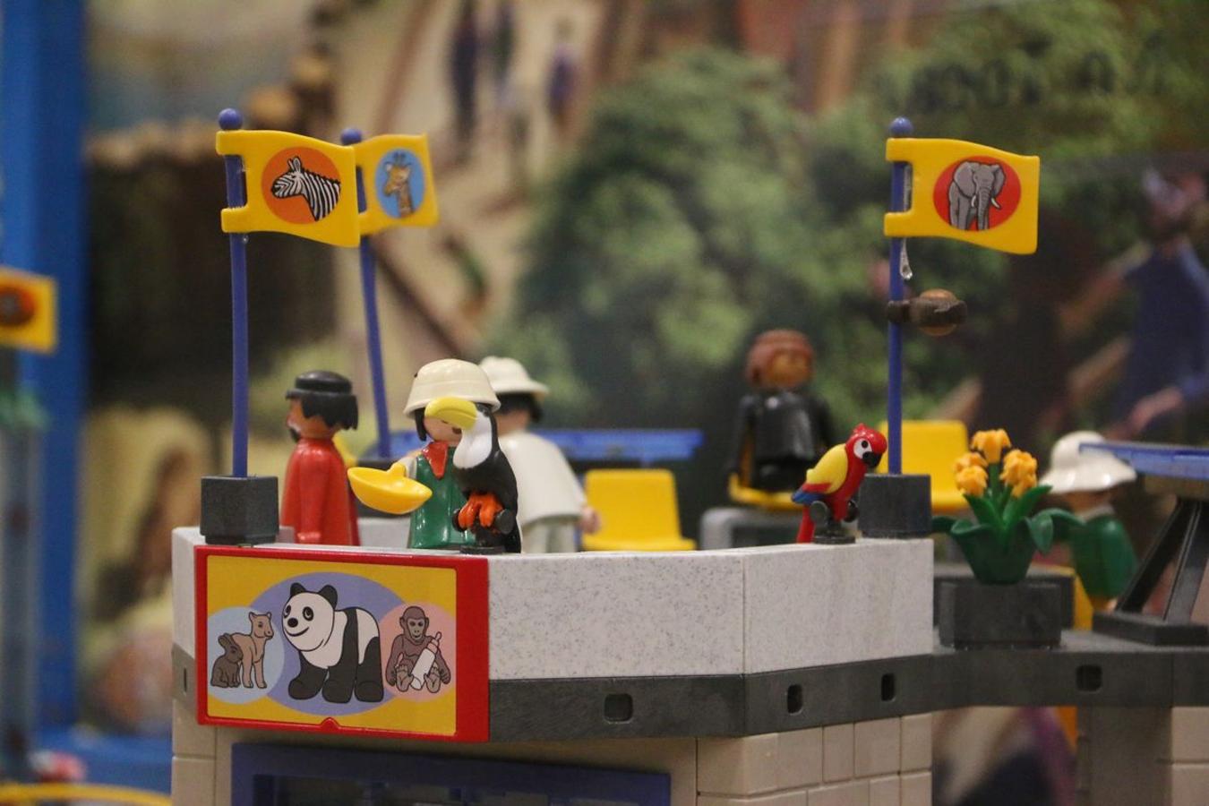 Más de 12.000 piezas de Playmobil dan forma a esta exposición.