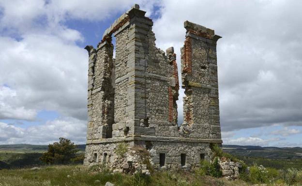 Estado actual de la torre del telégrafo en Prádanos de Bureba. 