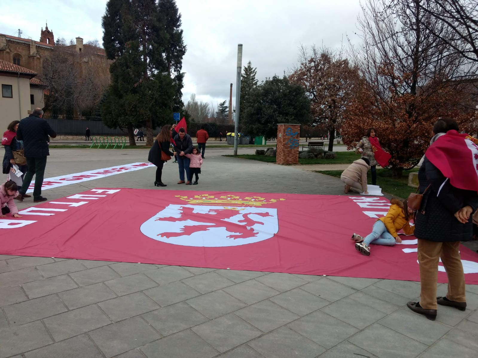 Asociaciones y colectivos preparan la puesta en marcha de la gran manifestación del 16F.