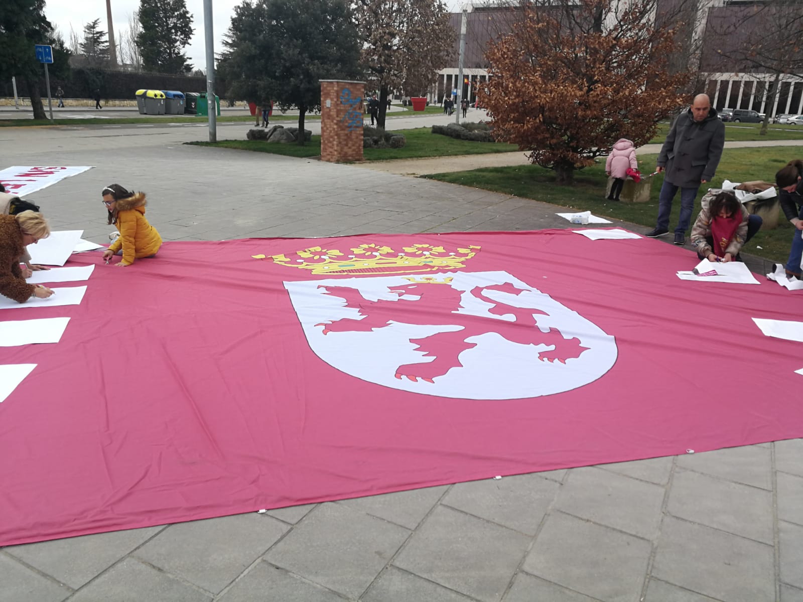 Asociaciones y colectivos preparan la puesta en marcha de la gran manifestación del 16F.