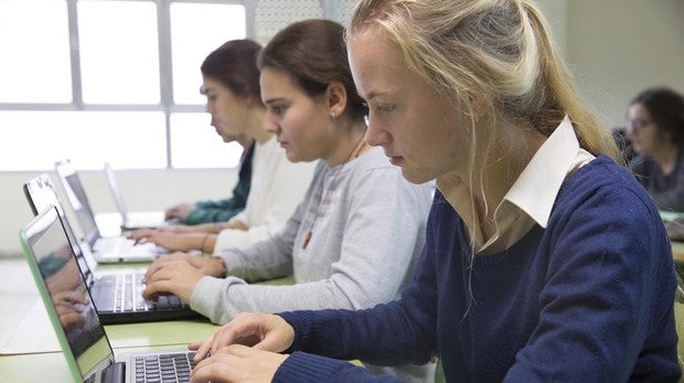 Ocho de cada diez alumnos extranjeros en León están escolarizados en un centro público