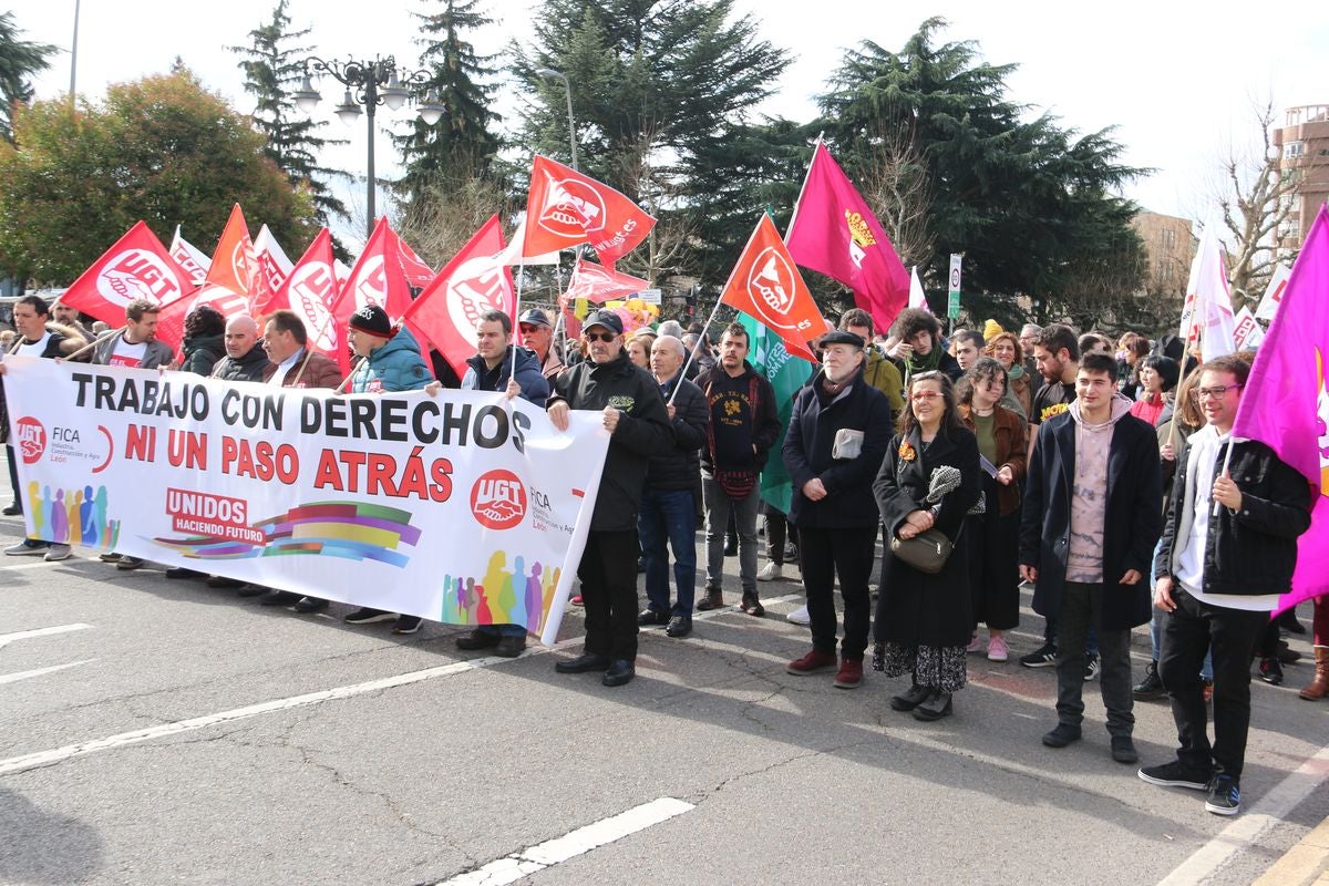 Fotos: La sociedad leonesa se suma a la manifestación del 16F