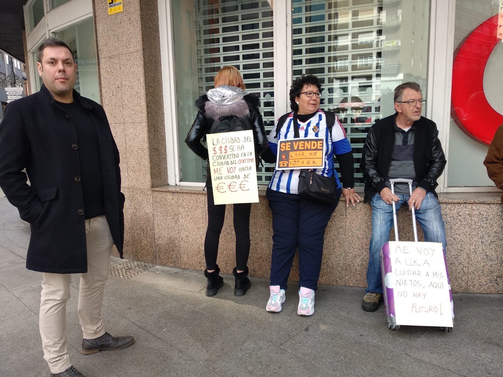 Cientos de personas salen a la calle en defensa del Bierzo y la provincia.