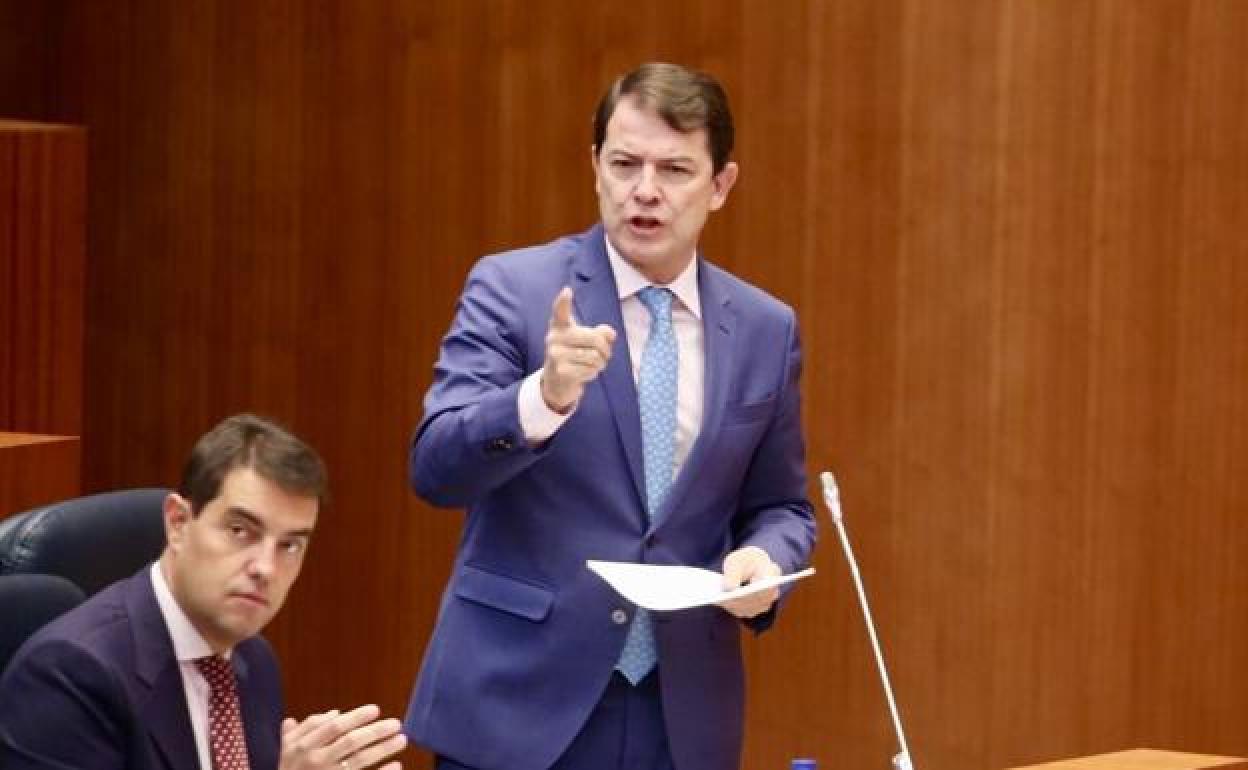 Alfonso Fernández Mañueco, en una sesión anterior. 