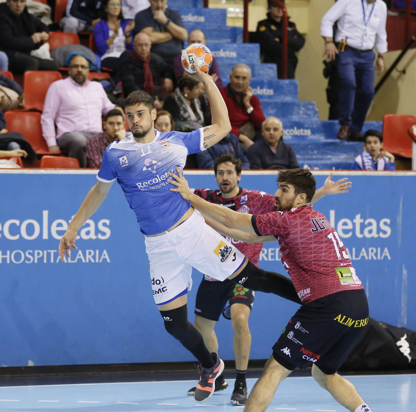 Fotos: Las imágenes del triunfo del Abanca Ademar ante el Recoletas Atlético Valladolid