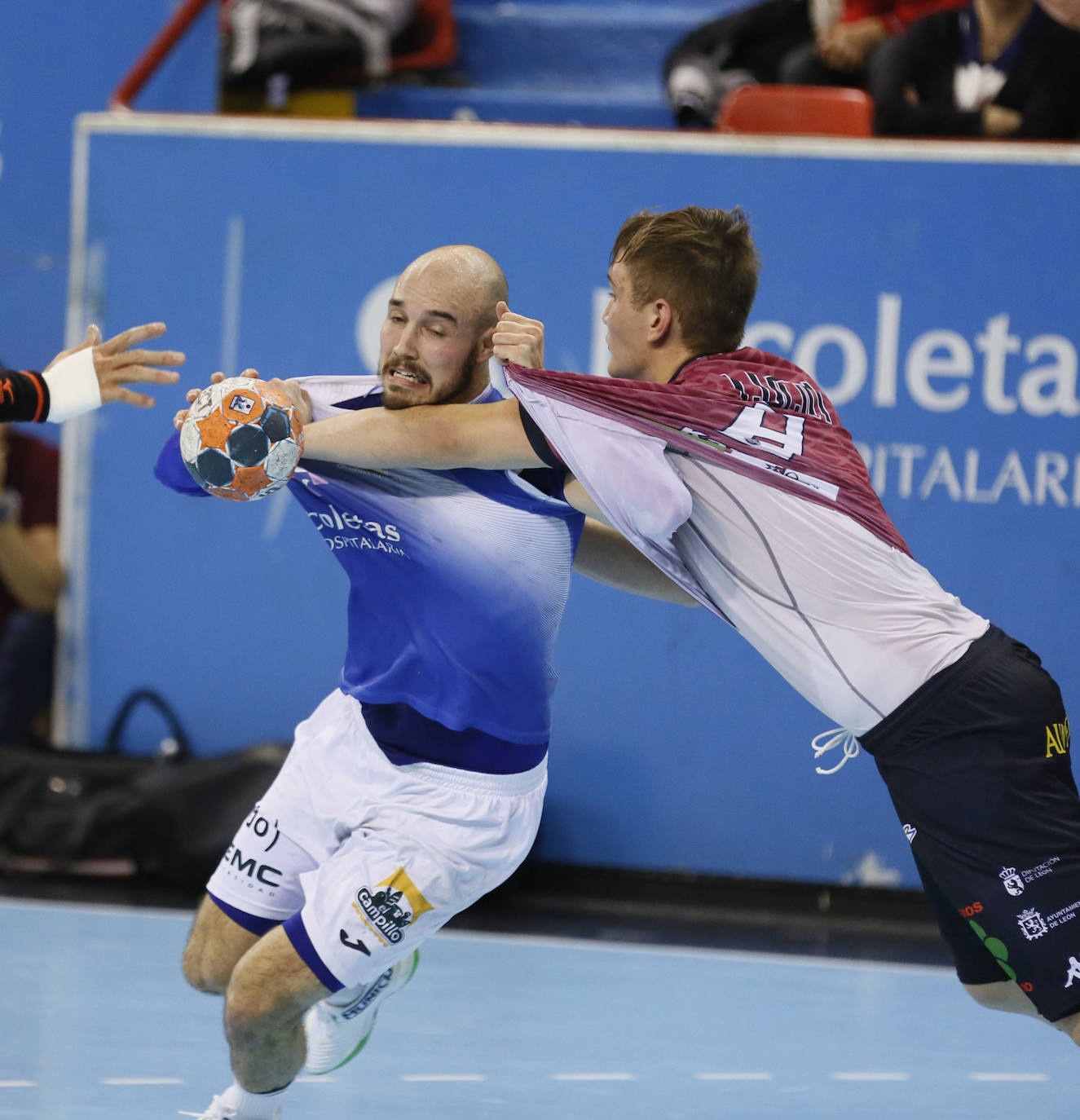 Fotos: Las imágenes del triunfo del Abanca Ademar ante el Recoletas Atlético Valladolid