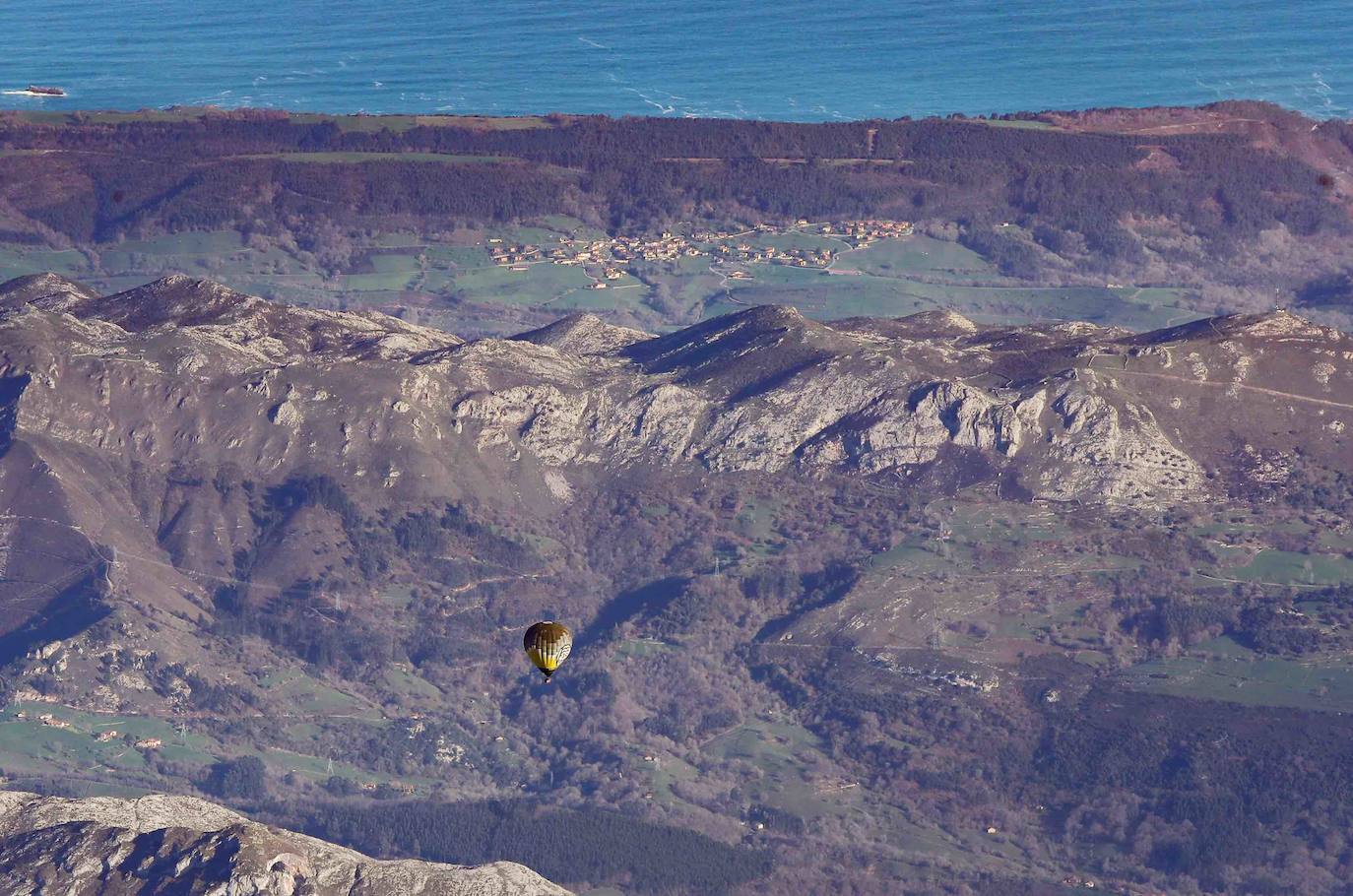 Fotos: Las espectaculares imágenes que deja la Travesía en globo por los Picos