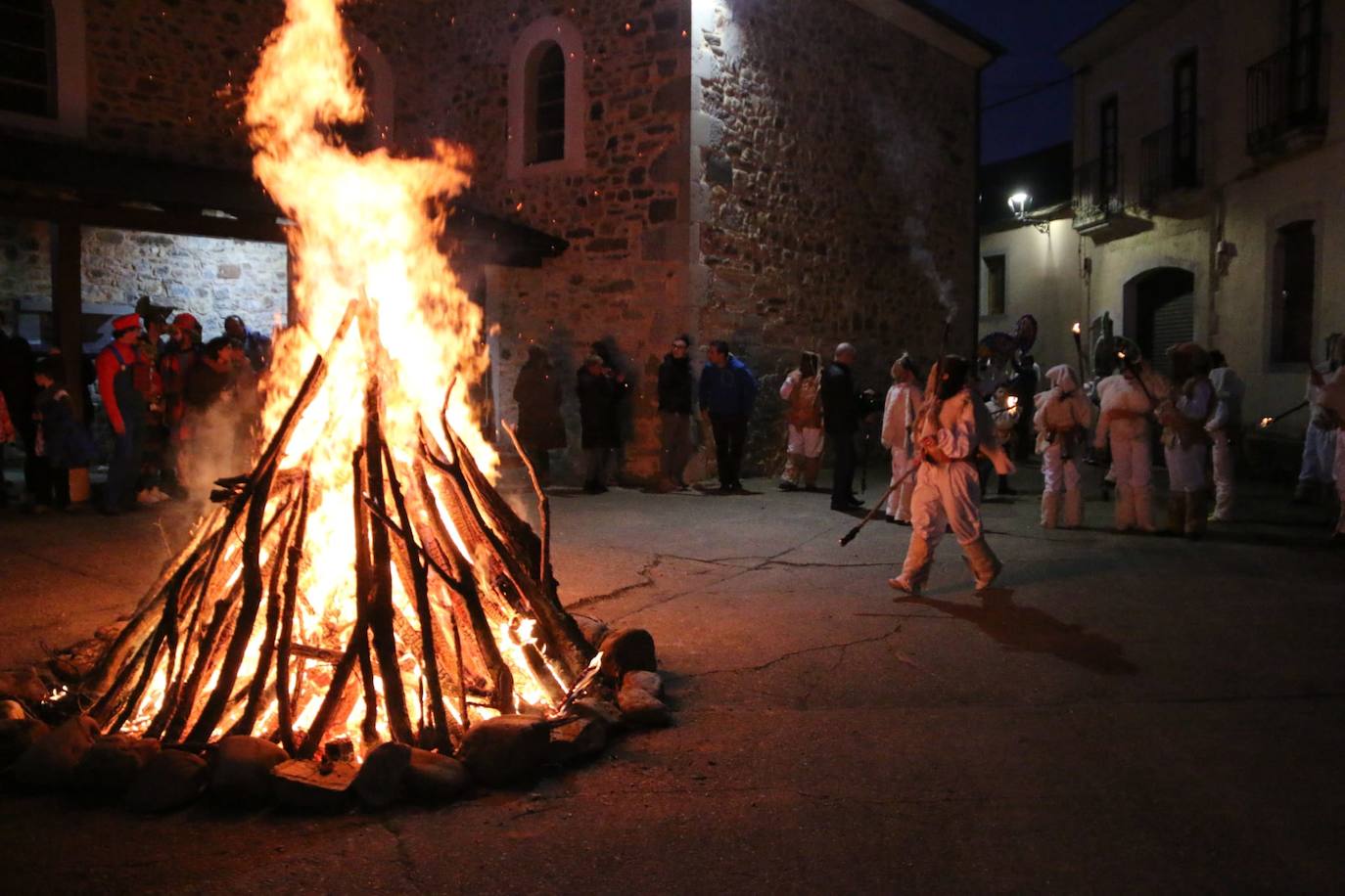 Fotos: Los zafarrones &#039;siembran el terror&#039; en Riello