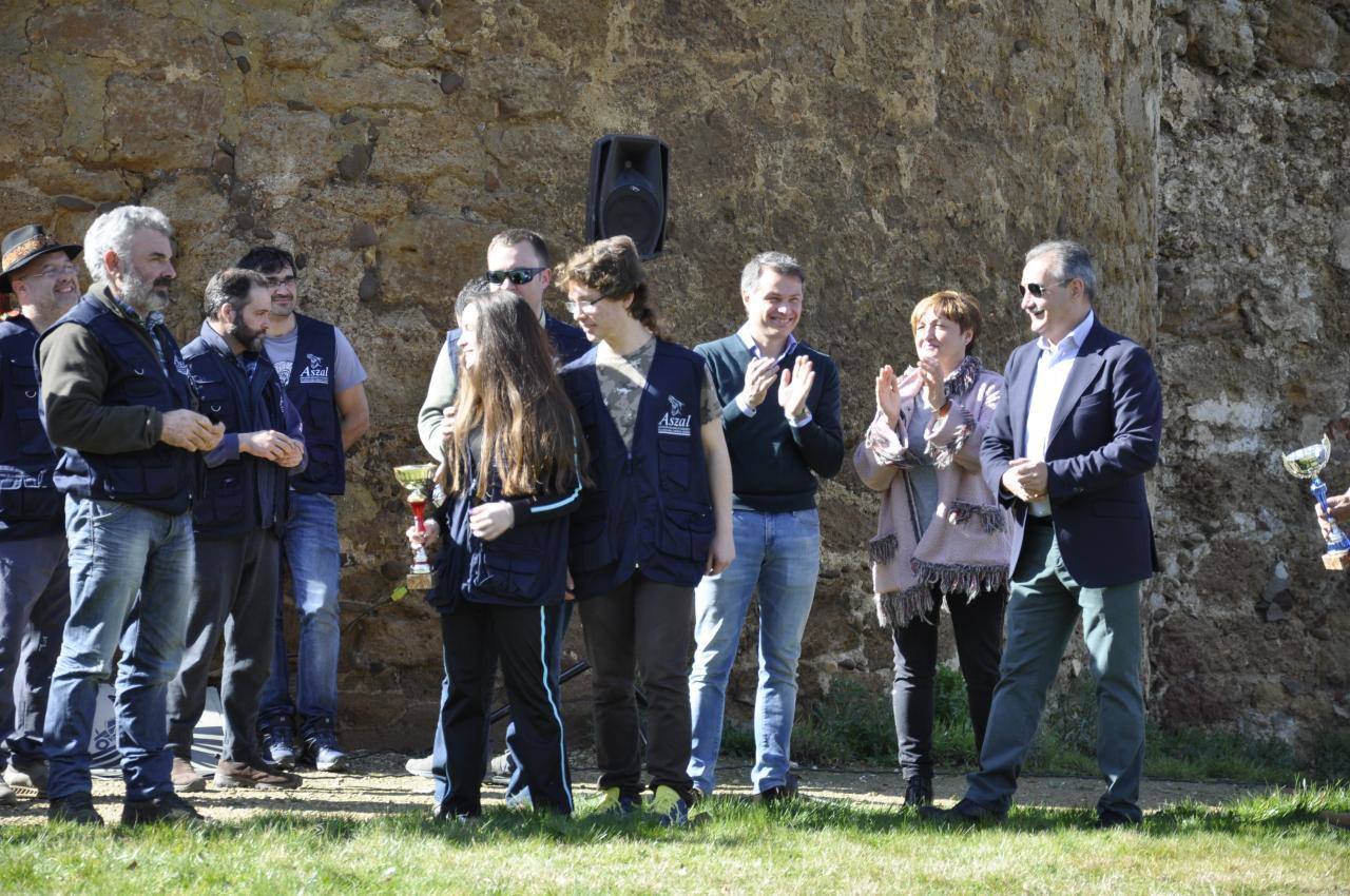 Fotos: El auditorio del castillo se rinde ante la belleza de los burros