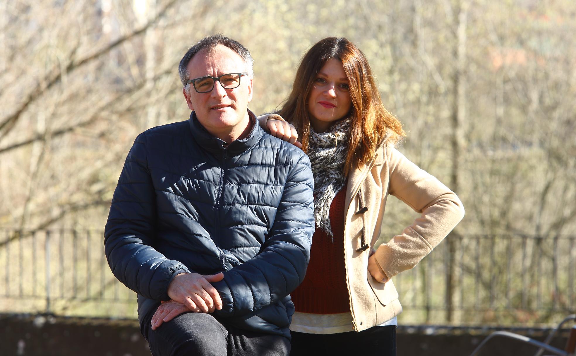 El músico berciano Javier Vecino, autor de la 'Nana del Mediterráneo', junto a la soprano Nathalie G. Bardón, que pone la voz a la canción