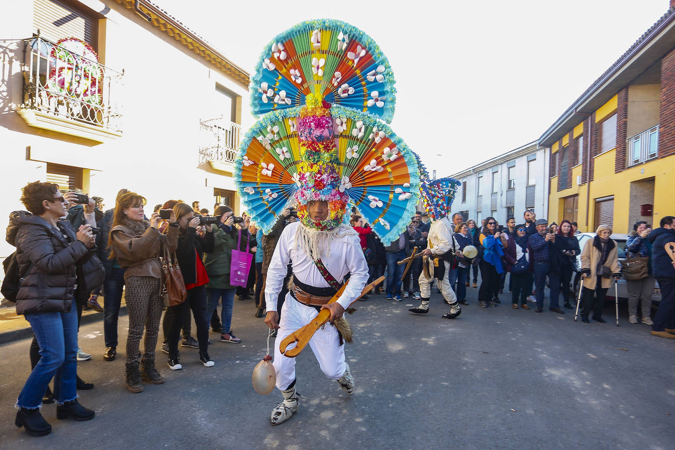 Fotos: Tradicional antruejo en la localidad leonesa de Llamas de la Ribera