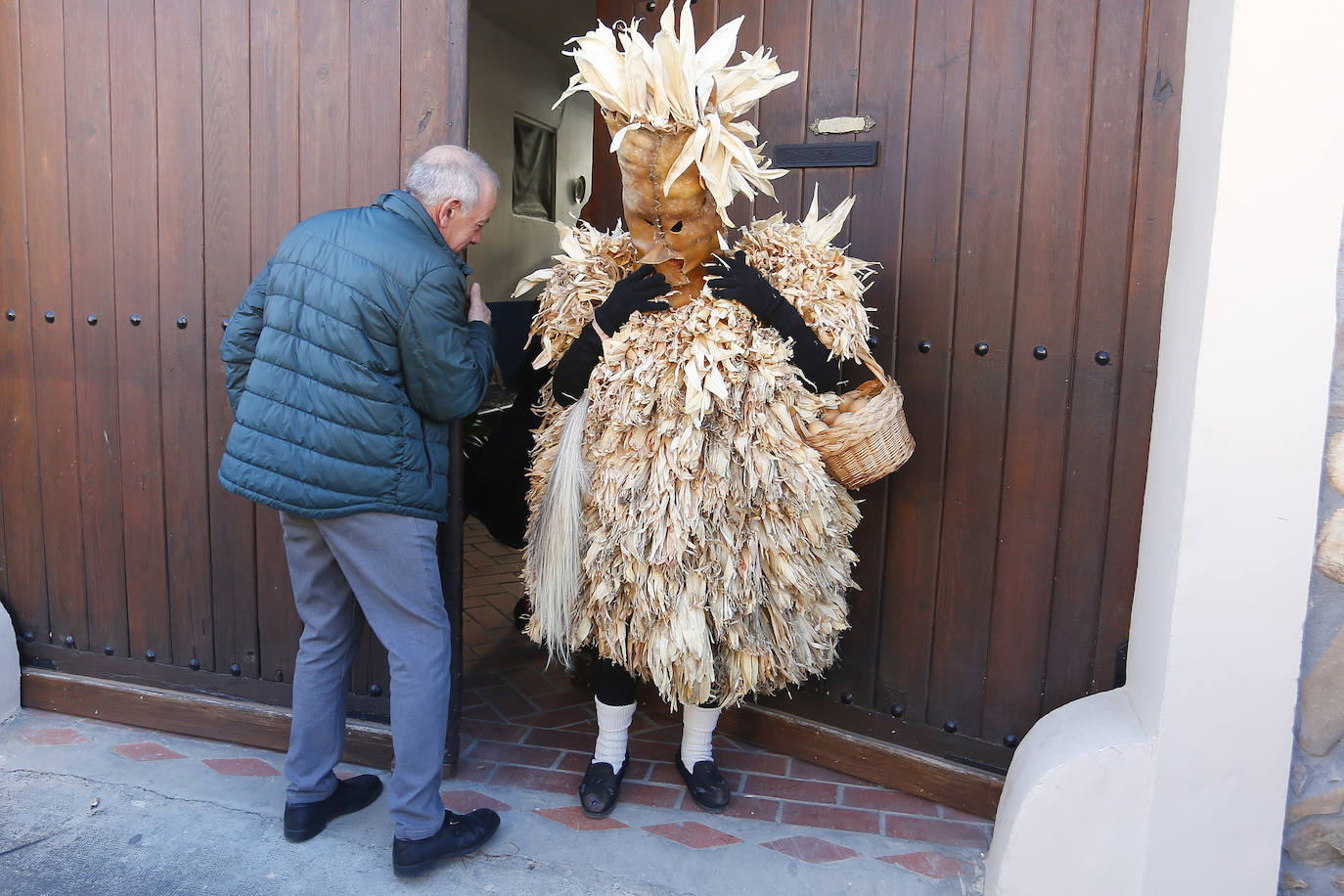 Fotos: Tradicional antruejo en la localidad leonesa de Llamas de la Ribera