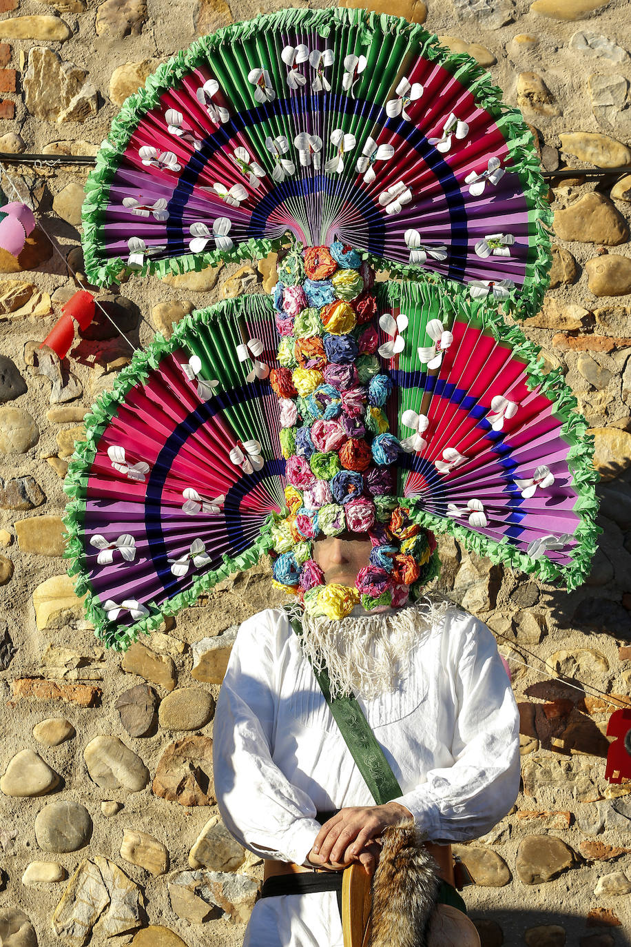 Fotos: Tradicional antruejo en la localidad leonesa de Llamas de la Ribera