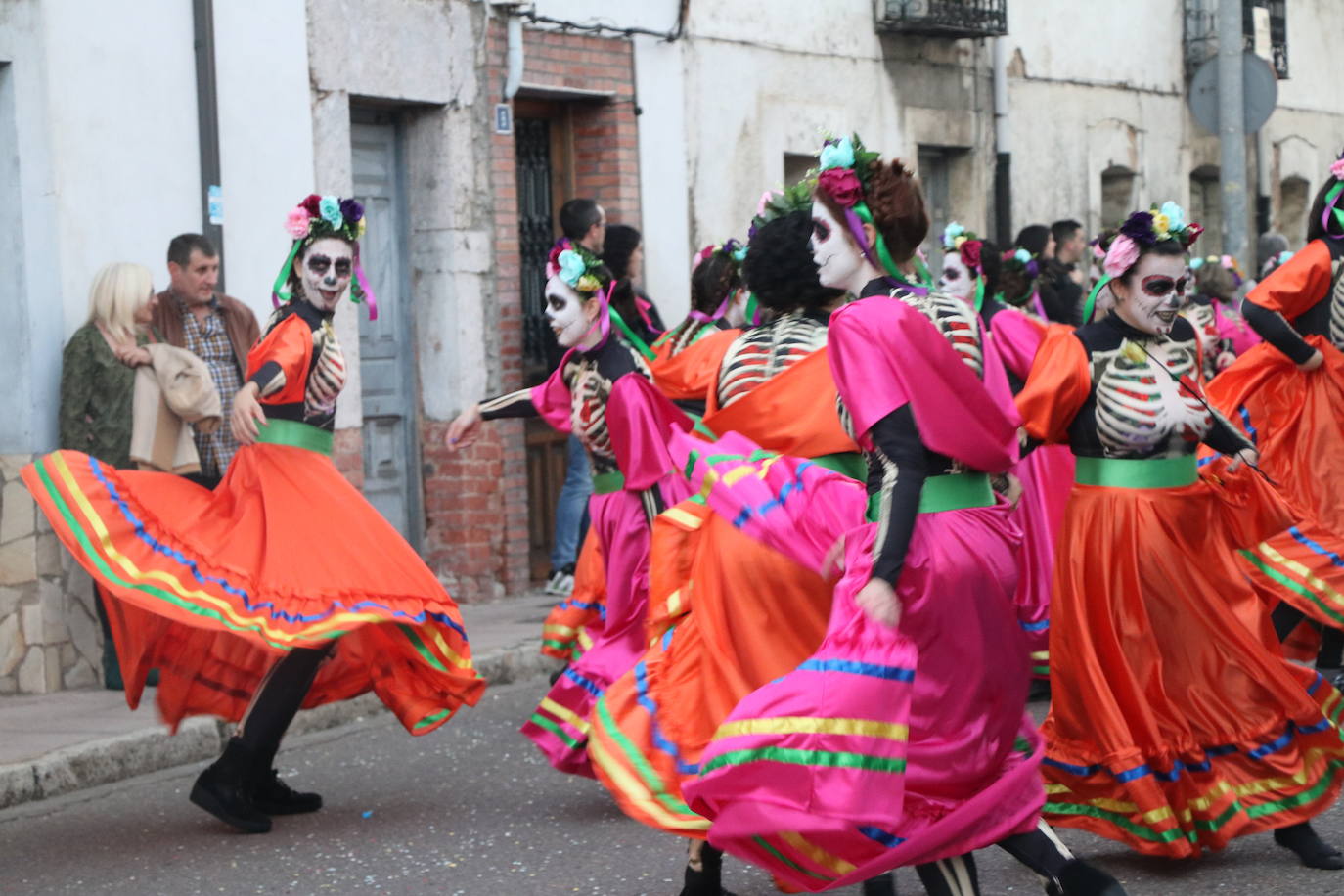 La Robla se viste de juguete para celebrar Don Carnal.