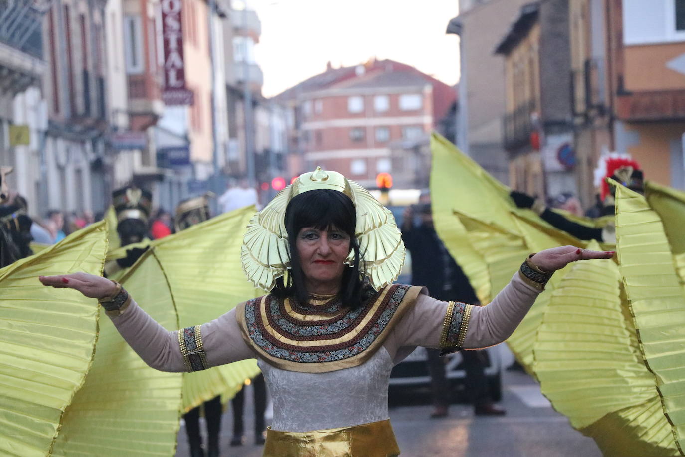 La Robla se viste de juguete para celebrar Don Carnal.