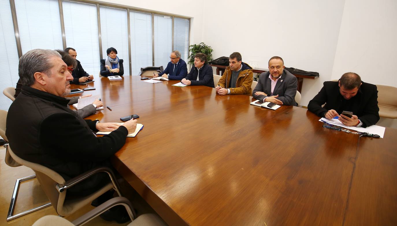 Fotos: Reunión de la Mesa por el futuro del Bierzo