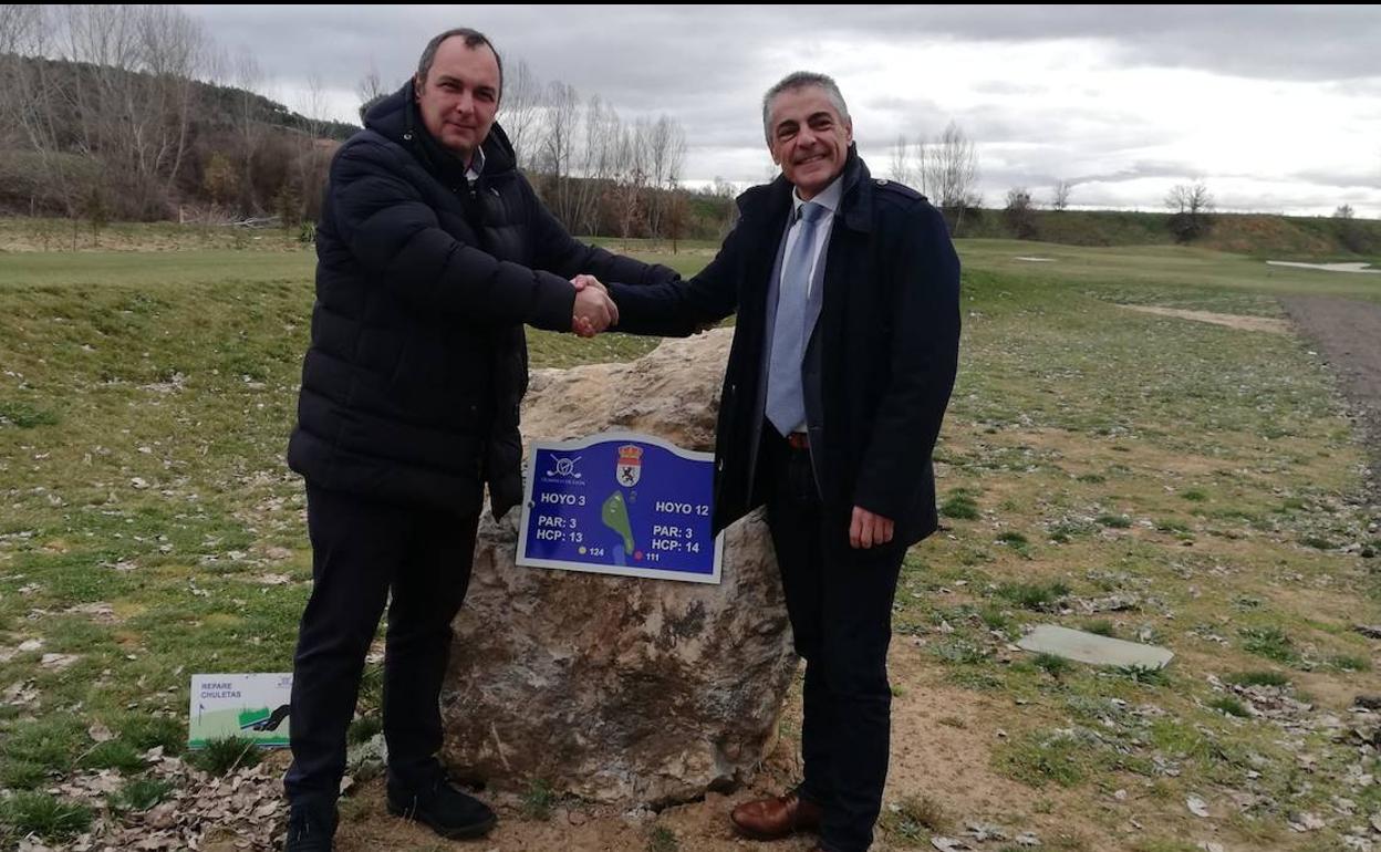 El Olímpico de León reconoce al Aeródromo Militar de León y a la ULE poniéndole su nombre a un hoyo de su campo de golf