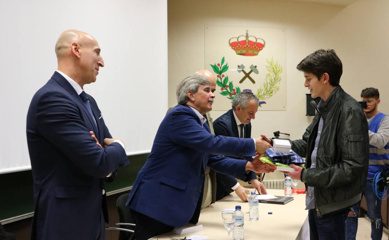 La Escuela de Minas celebra la I Olimpiada de Geología