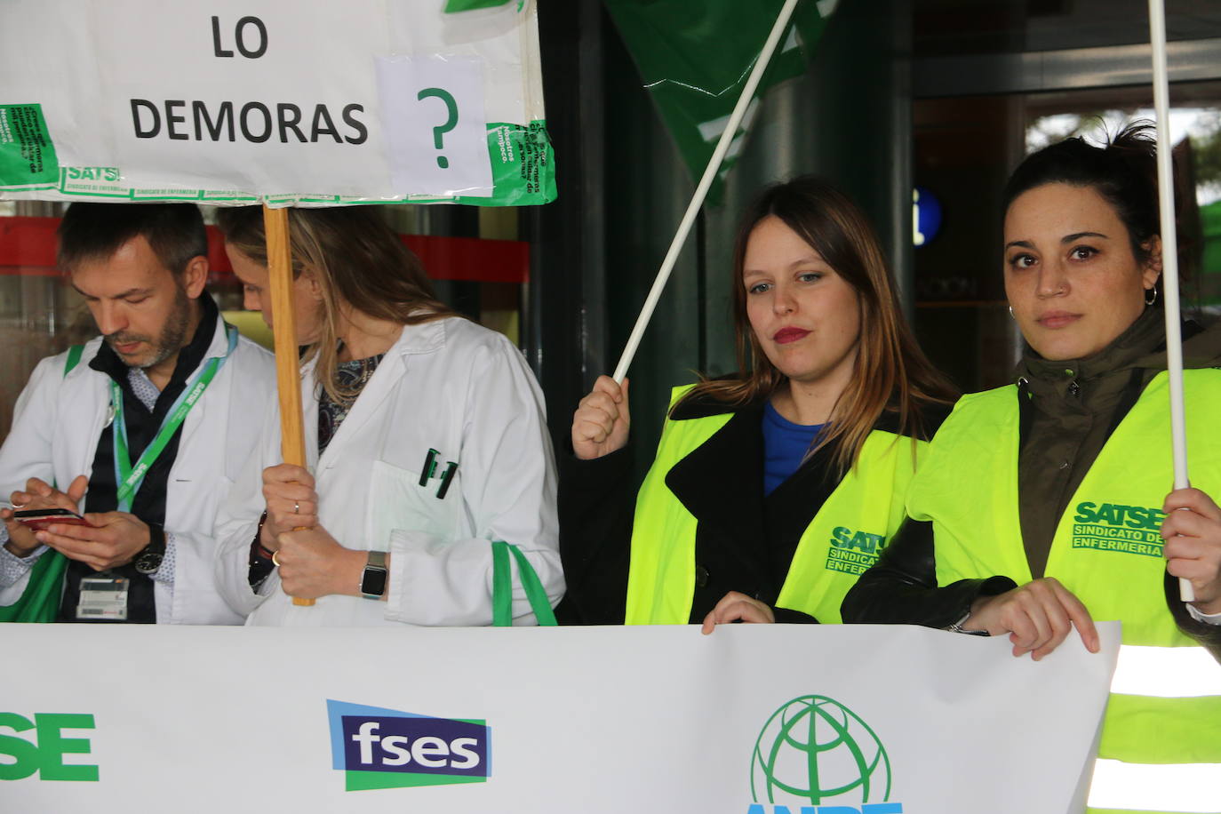 Fotos: Concentración de Satse por las 35 horas semanales