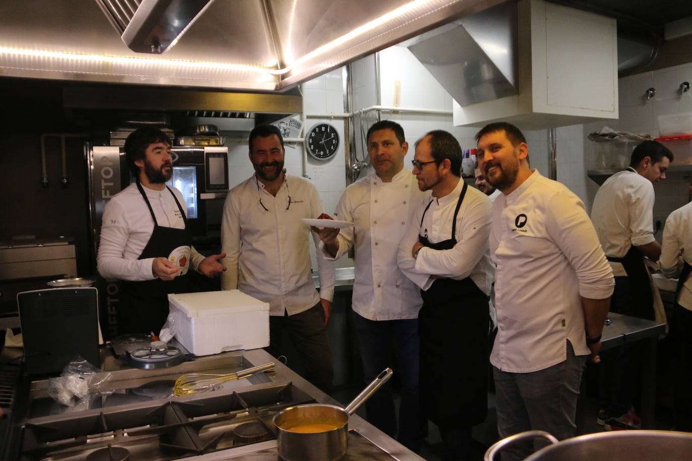 Fotos: León reúne a cinco cocineros con estrella Michelín en torno a la cecina