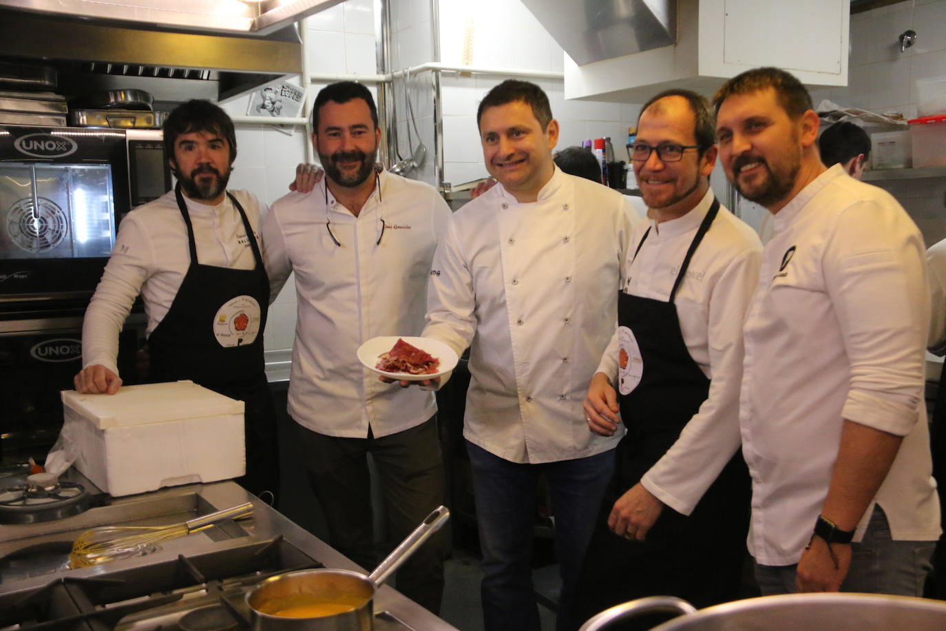 Fotos: León reúne a cinco cocineros con estrella Michelín en torno a la cecina