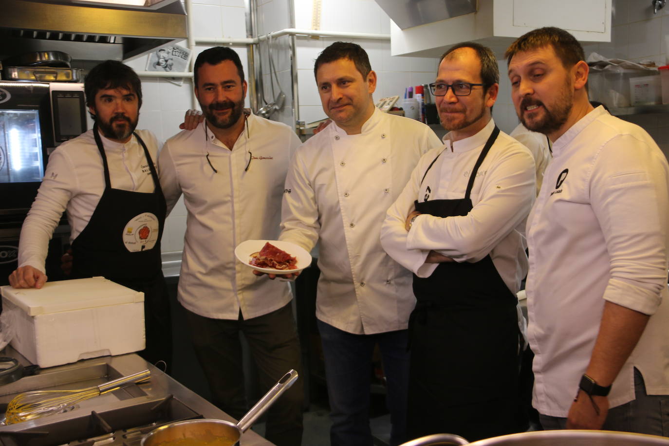 Fotos: León reúne a cinco cocineros con estrella Michelín en torno a la cecina