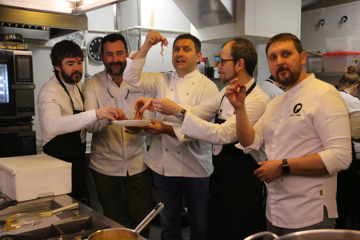 Fotos: León reúne a cinco cocineros con estrella Michelín en torno a la cecina