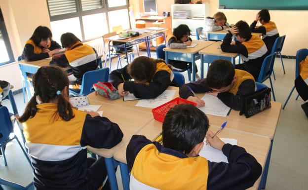 Alumnos del Colegio Santa Teresa, durante una clase. 