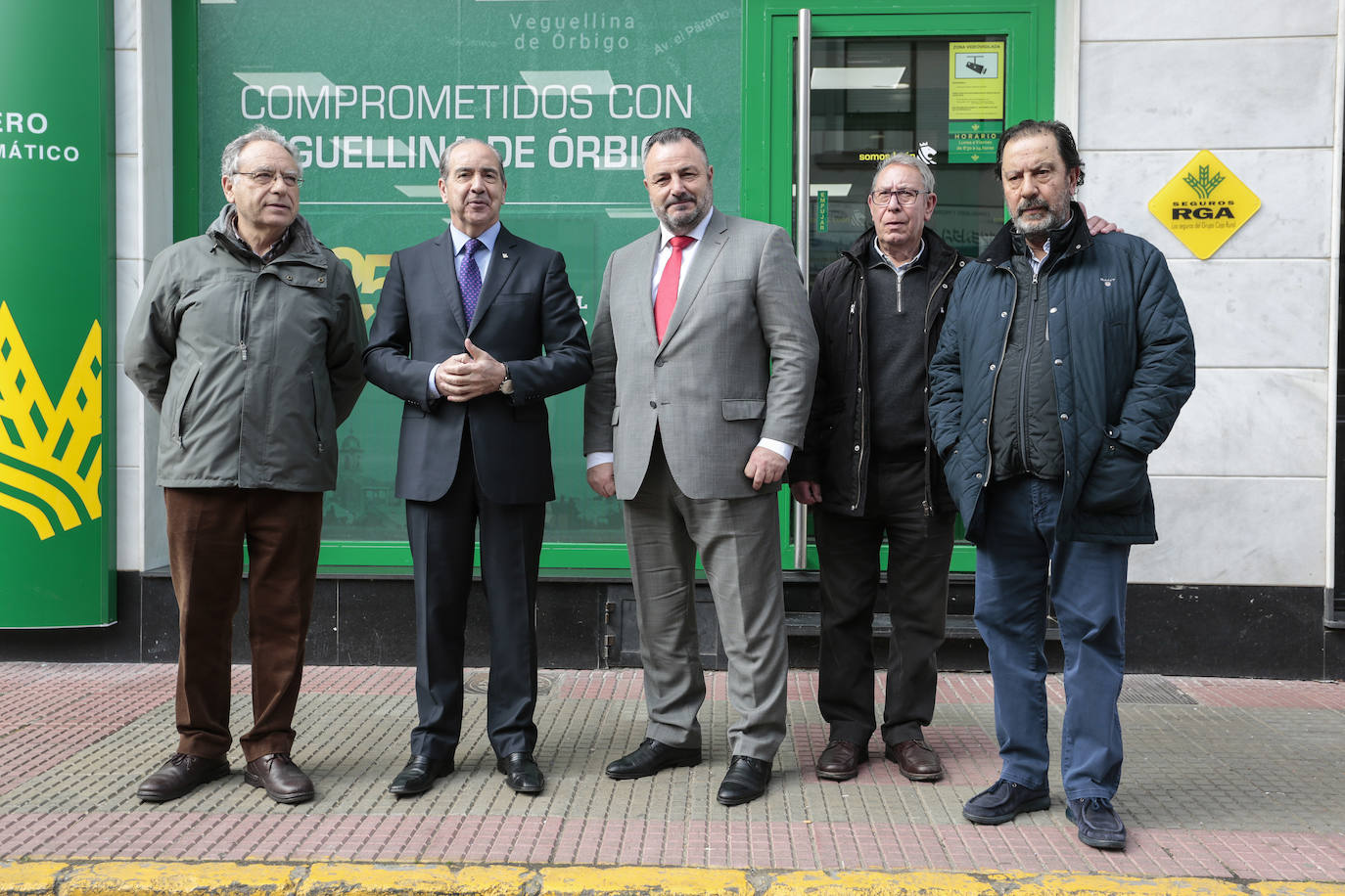 Fotos: Inauguración de la oficina de Caja Rural en Veguellina de Órbigo