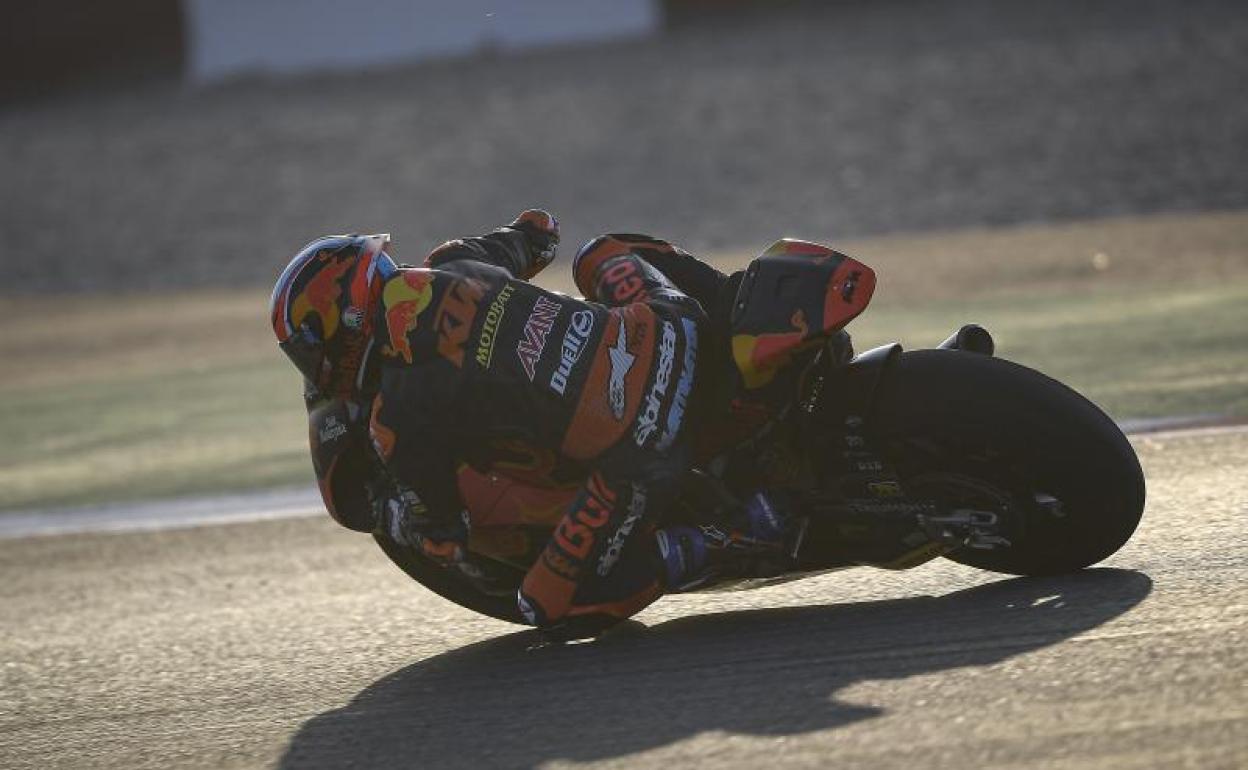 El piloto español Jorge Martín, rodando sobre el trazado de Losail. 