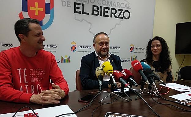 El mandatario comarcal, durante su comparecencia.