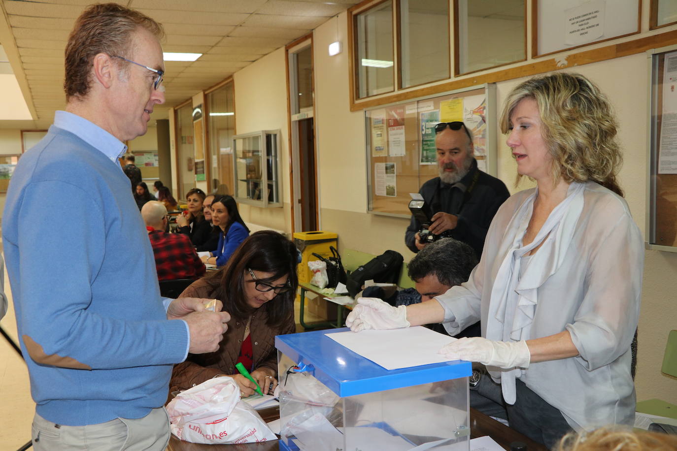 Fotos: La ULE vota a su próximo rector