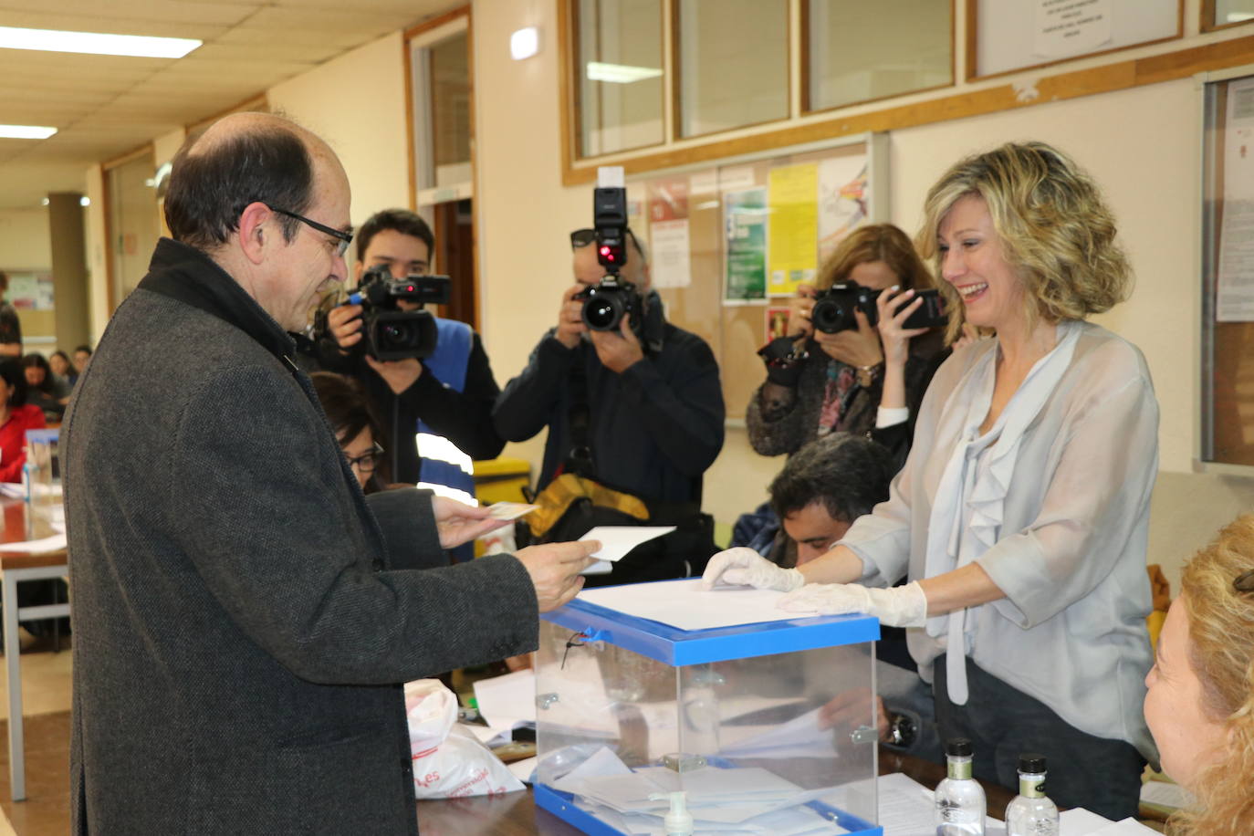Fotos: La ULE vota a su próximo rector