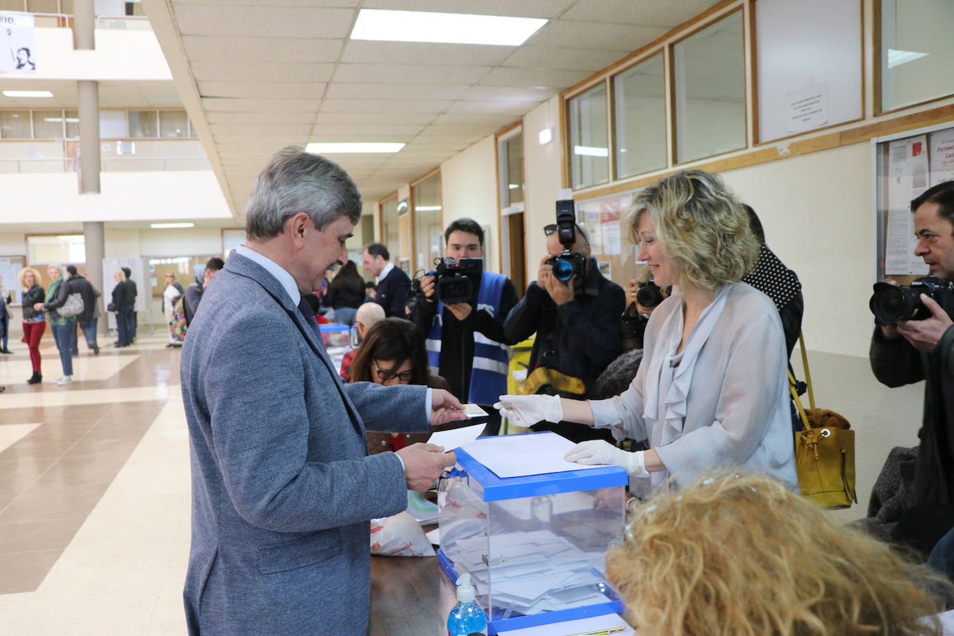 Fotos: La ULE vota a su próximo rector