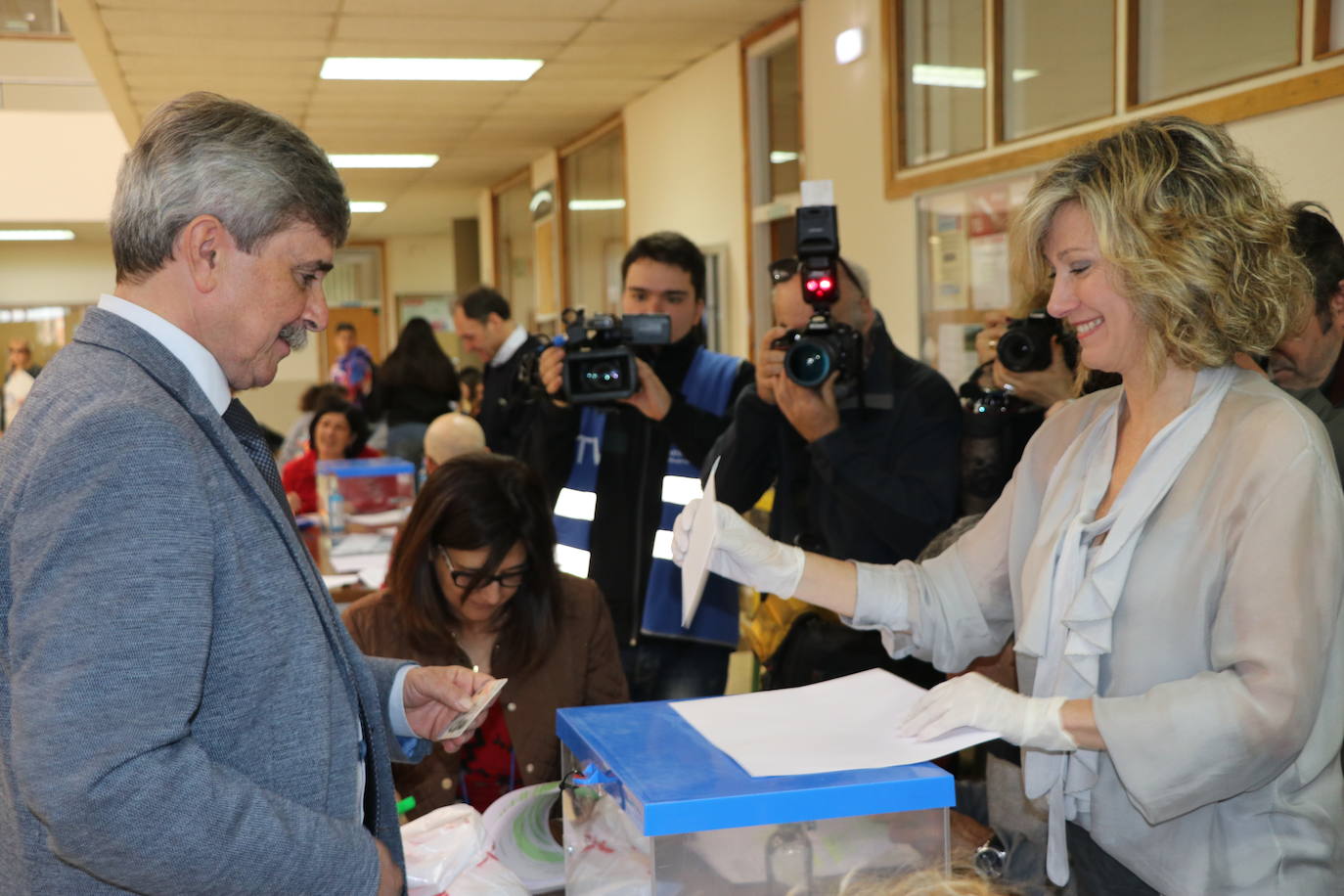 Fotos: La ULE vota a su próximo rector