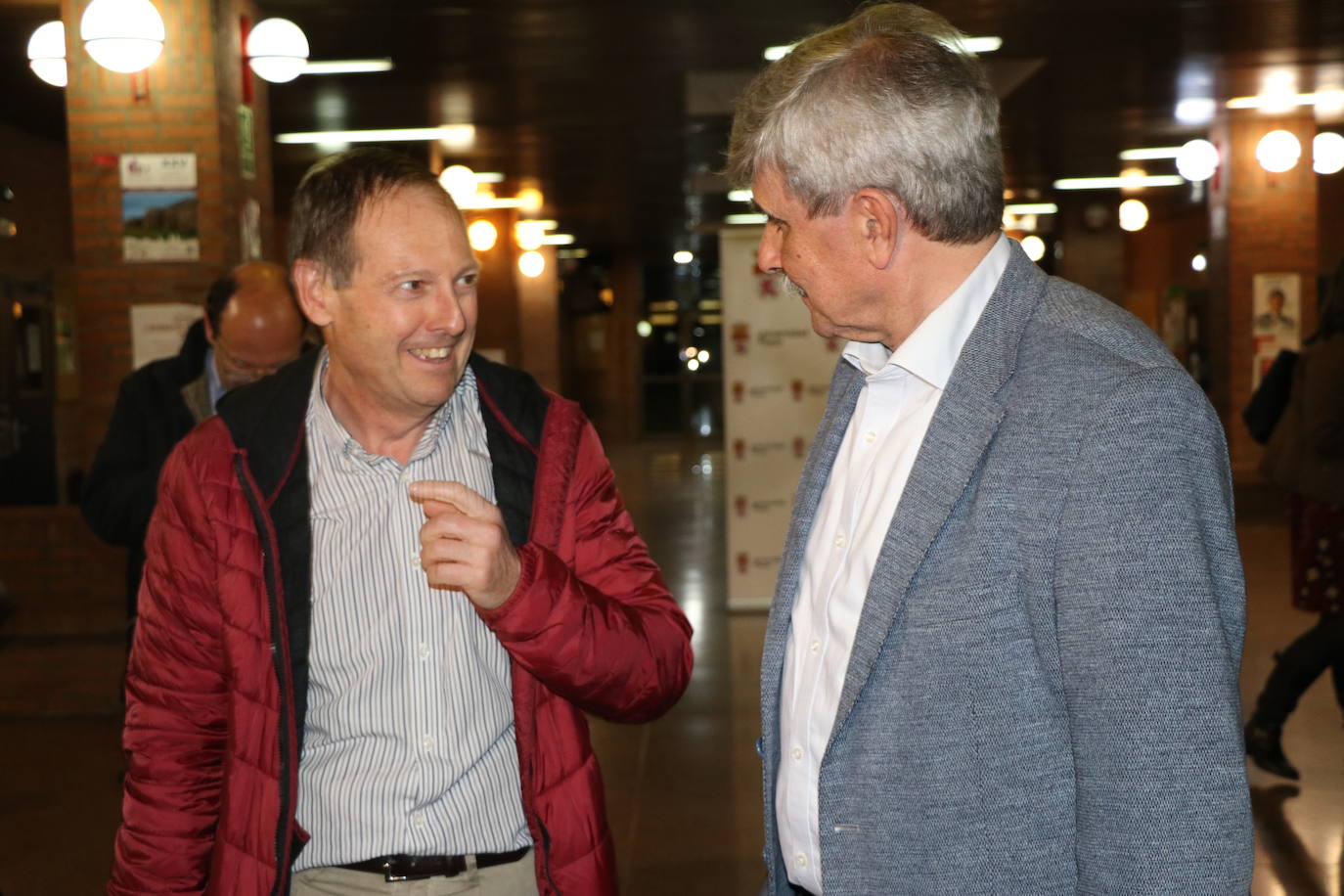 Fotos: Las candidaturas reciben los resultados de las elecciones de la ULE