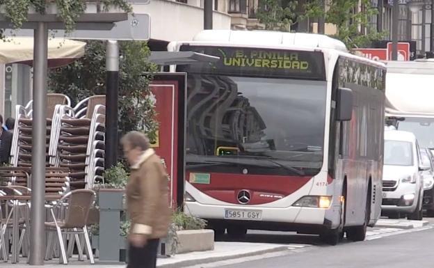 León suspende el servicio de autobuses y obliga a cerrar las terrazas en la capital