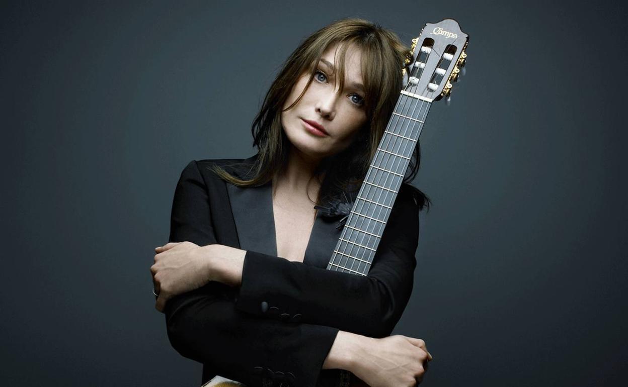 Carla Bruni se rie del coronavirus y desata la polémica